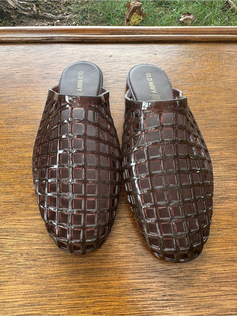 Old Navy Brown Glossy Woven Mule Slides